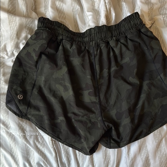 lululemon athletica Black Athletic Shorts Lightweight Elastic Waist - Picture 1 of 2